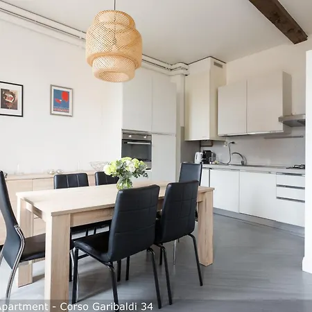 Apartment Brera In Garibaldi Milan