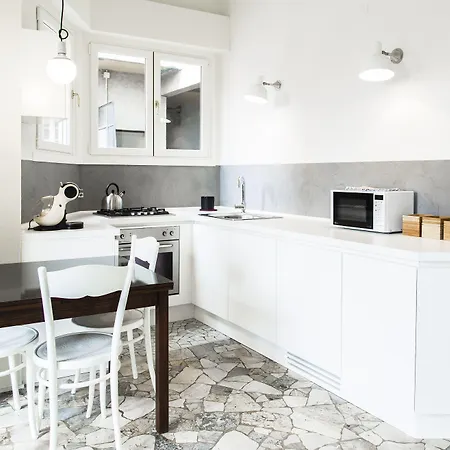 Apartment Brera In Garibaldi Milan