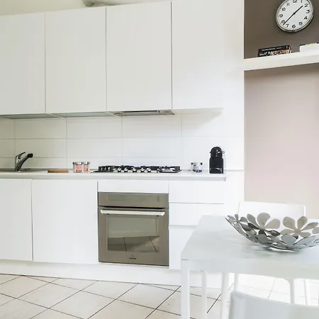 Apartment Brera In Garibaldi Milan